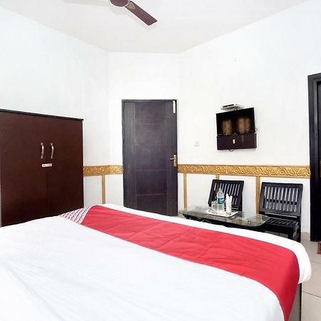 Oyo 5884 Amante Hotel Chandigarh Bagian luar foto