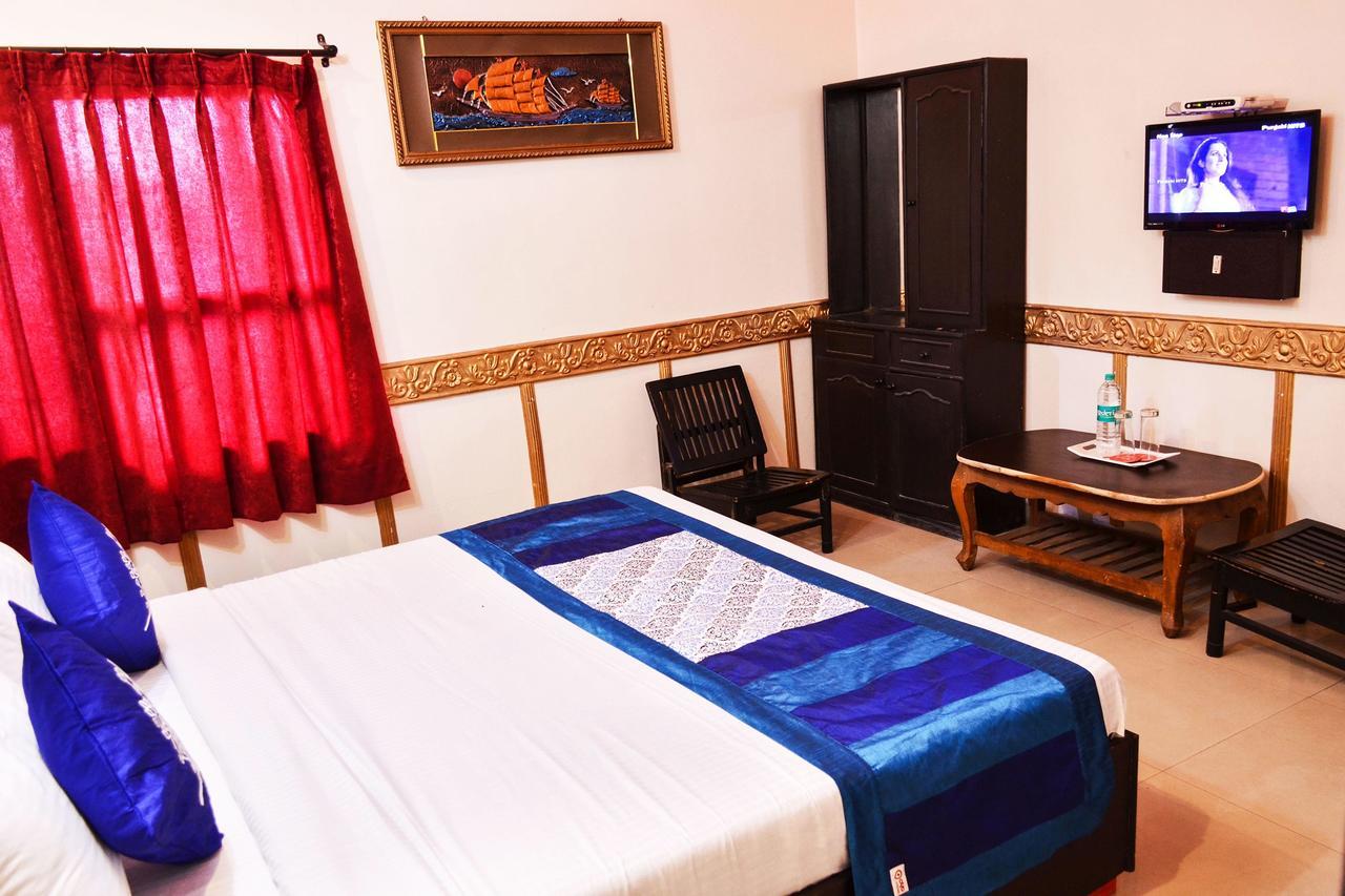 Oyo 5884 Amante Hotel Chandigarh Bagian luar foto