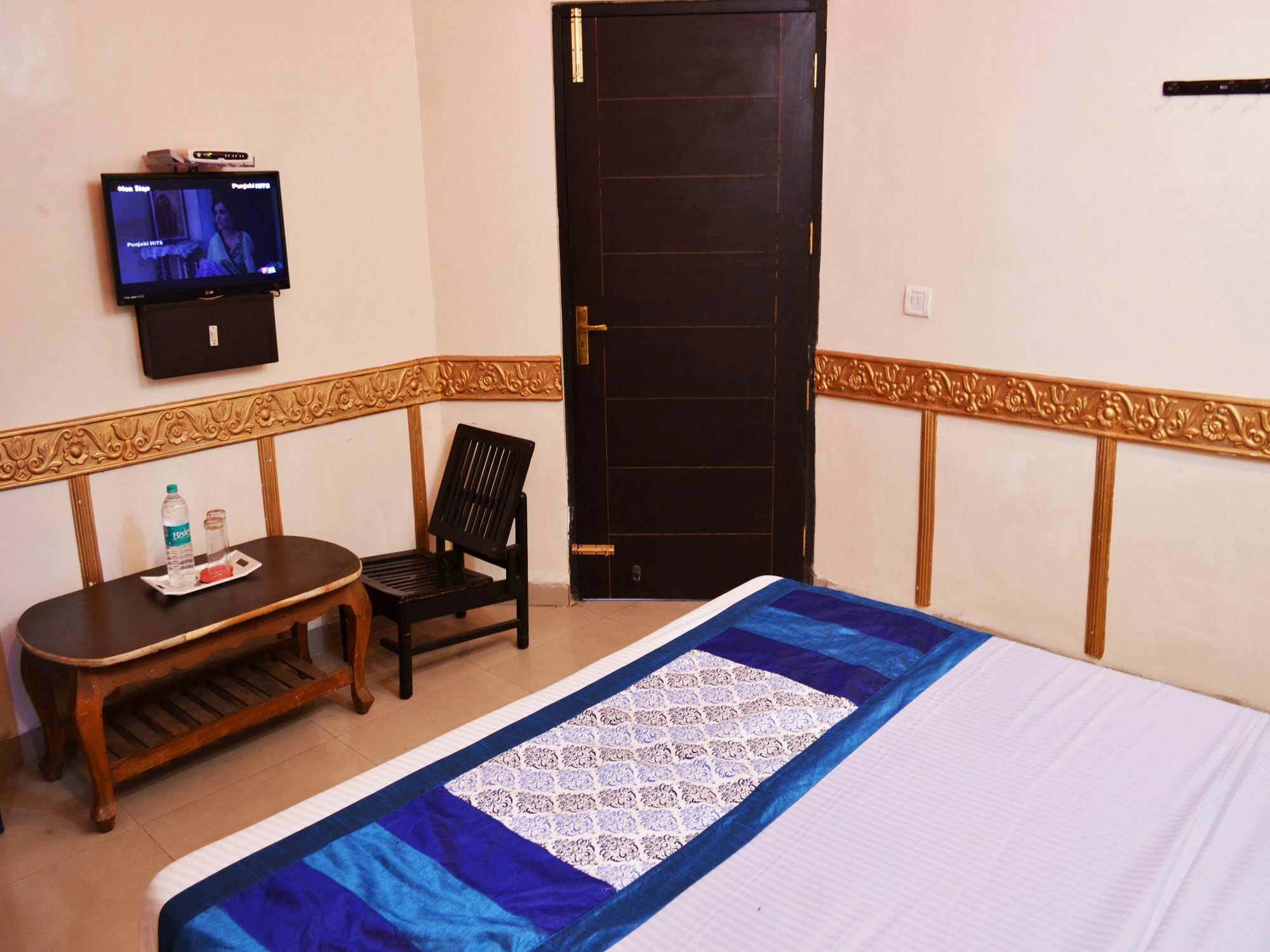 Oyo 5884 Amante Hotel Chandigarh Bagian luar foto