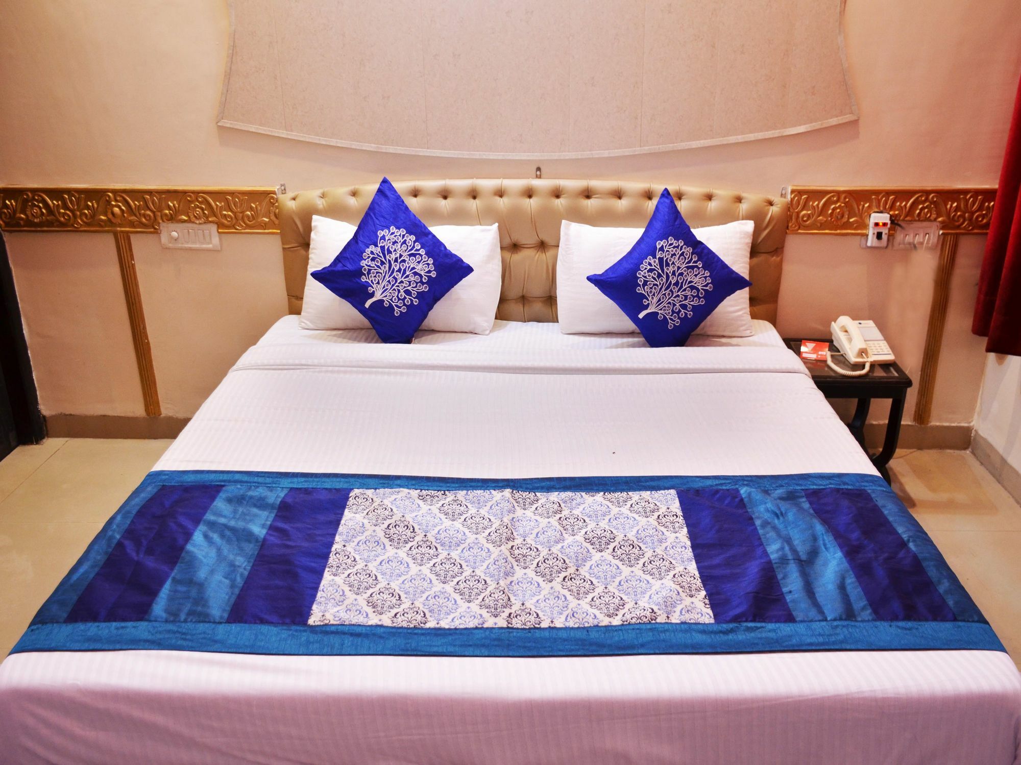 Oyo 5884 Amante Hotel Chandigarh Bagian luar foto