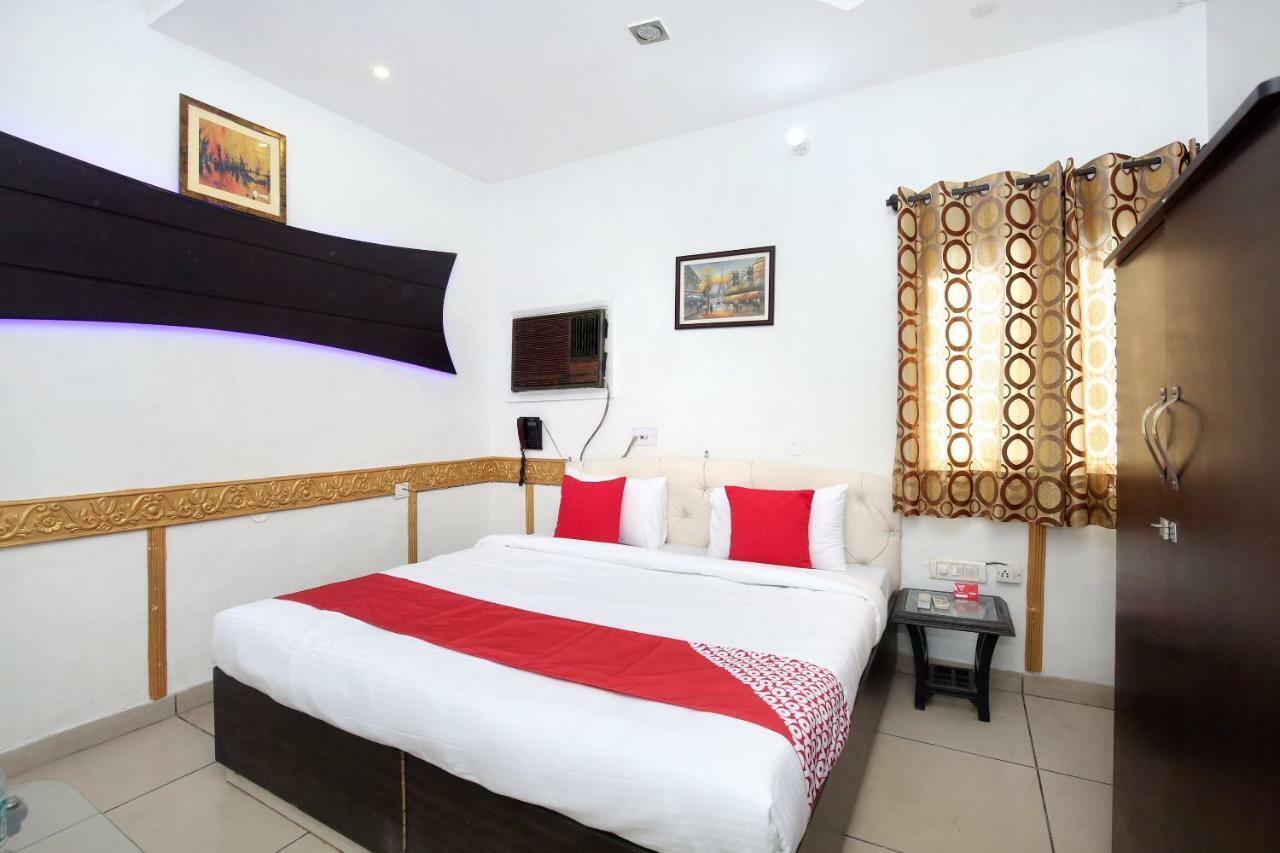 Oyo 5884 Amante Hotel Chandigarh Bagian luar foto