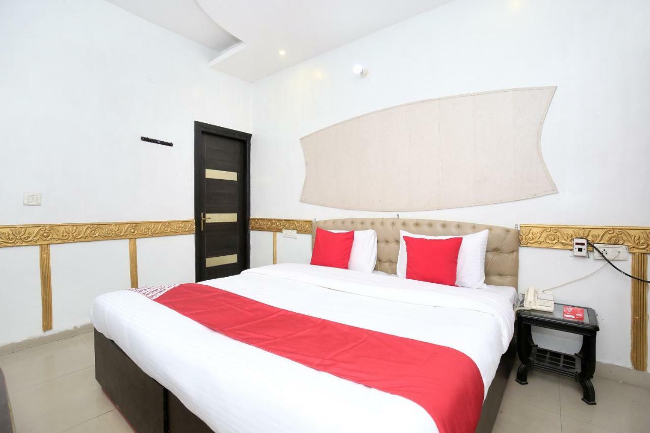 Oyo 5884 Amante Hotel Chandigarh Bagian luar foto